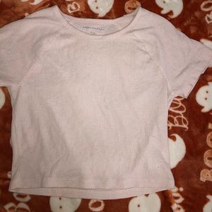 woman’s american eagle shirt